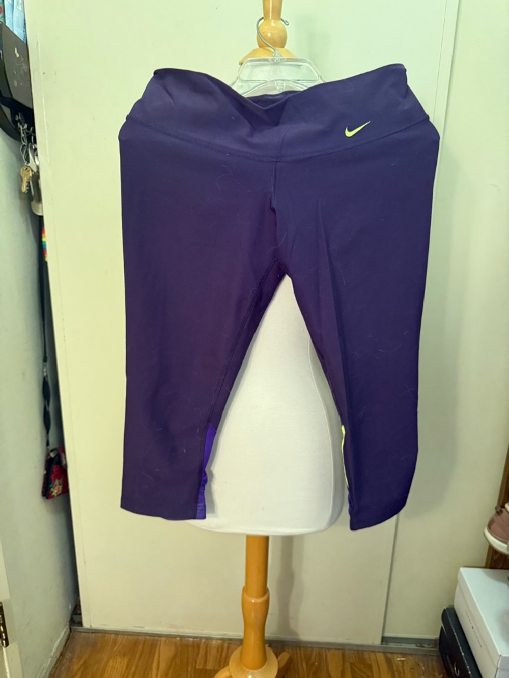 Nike dri fit eggplant Purple Capri Leggings medium